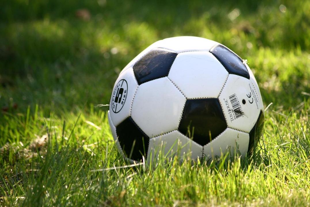 Le football, cette discipline qui rend fadas des millions de supporters !